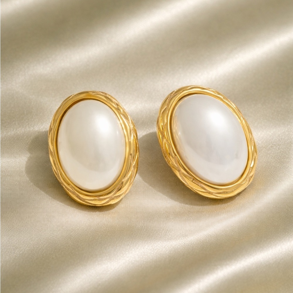 Luxury Vintage Style Oval Pearl Statement Earrings Gold Tone